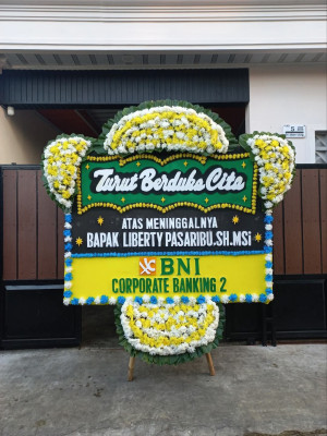 Papan Bunga Duka di Ginanjar