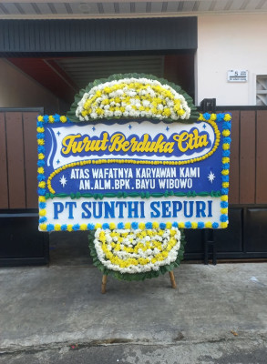 Papan Bunga Duka di Ginanjar