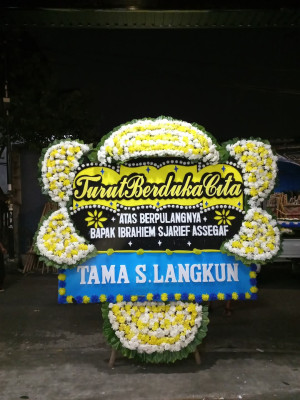 Papan Bunga Duka di Ginanjar