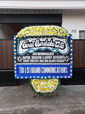 Papan Bunga Duka di Ginanjar